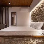 Stone Manor Appartement
