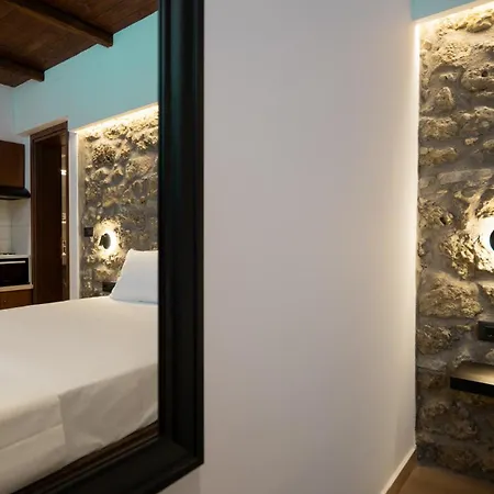 Stone Manor Apartament